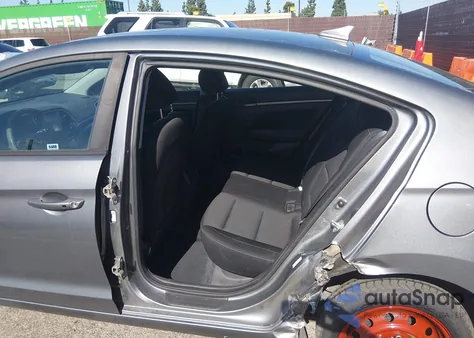 2017 Hyundai Elantra Value Edition z USA, uszkodzony, nr VIN KMHD84LF2HU395994